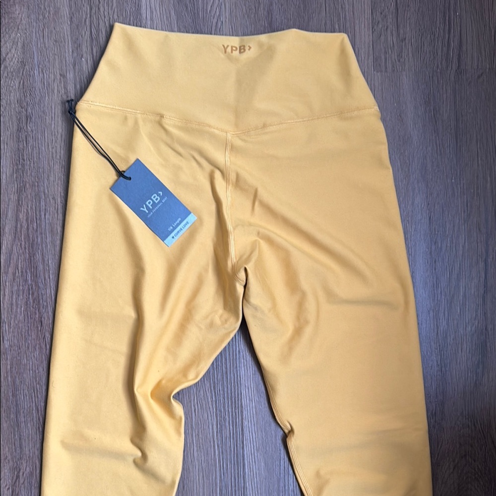 Abercrombie & Fitch YPB Curve Love 7/8 Length Legging - Picture 5 of 5